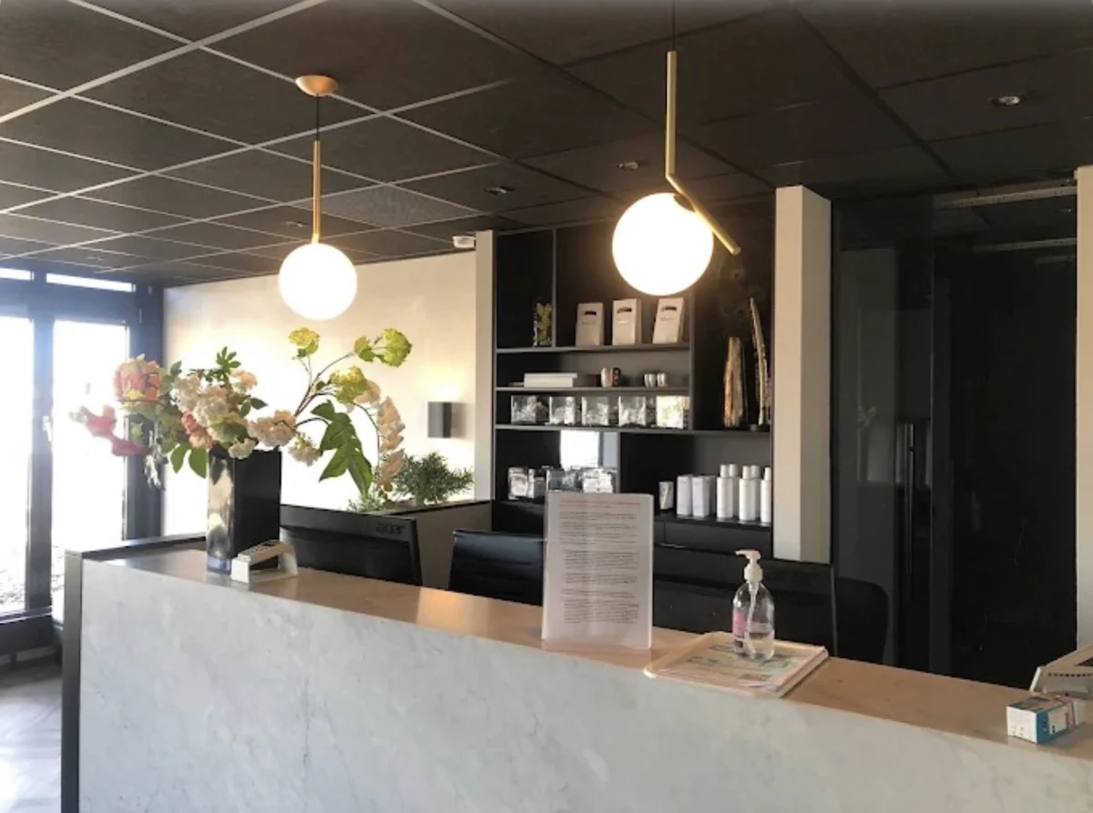 Receptie van Sensadent Tandartsen aan de Zwaansvliet in Amsterdam Zuid